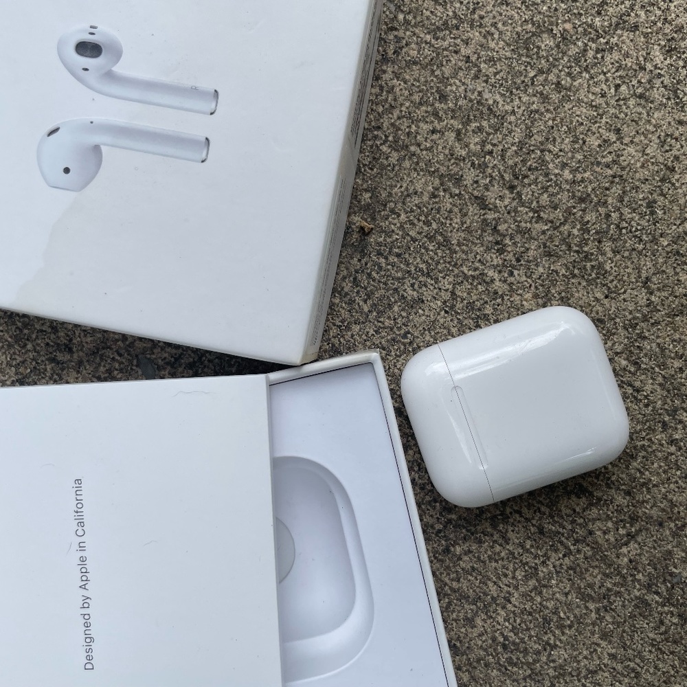 Apple AirPods
